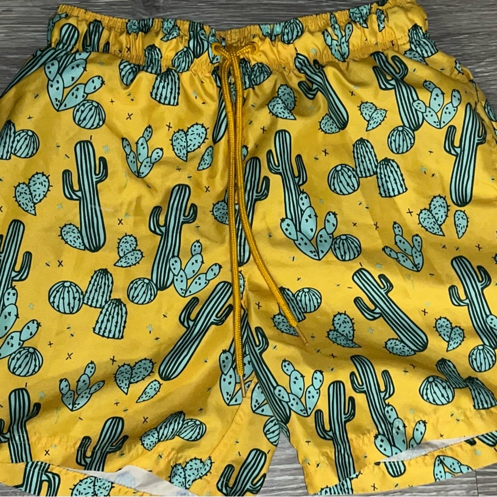 Men’s Yellow w/ cactus Swim trunks Medium